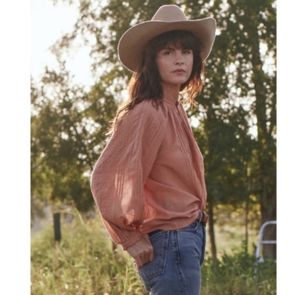 THE GREAT. Pintuck Blouse in Peach